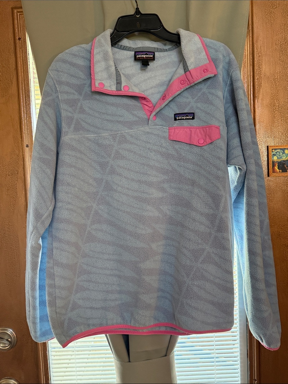 Patagonia pullover size large, no flaws